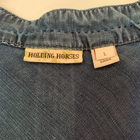 Holding Horses Anthropologie chambray sleeveless wrap top - Picture 3 of 9